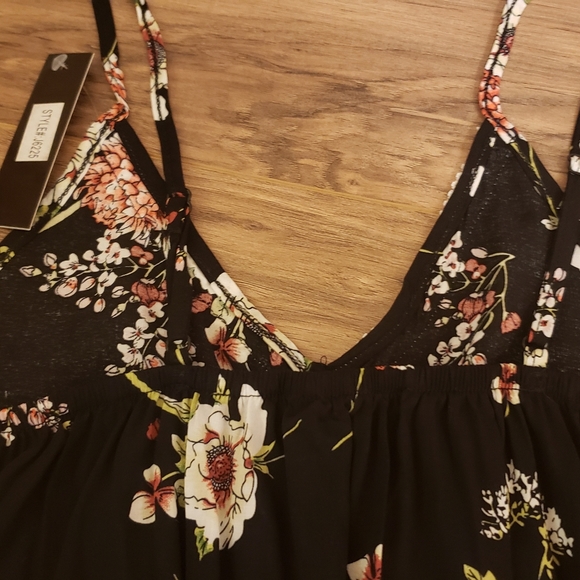 NWT romper - Picture 4 of 7